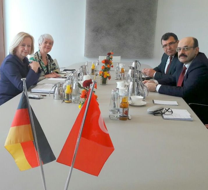 YÖK Baskani Berlin`deydi.